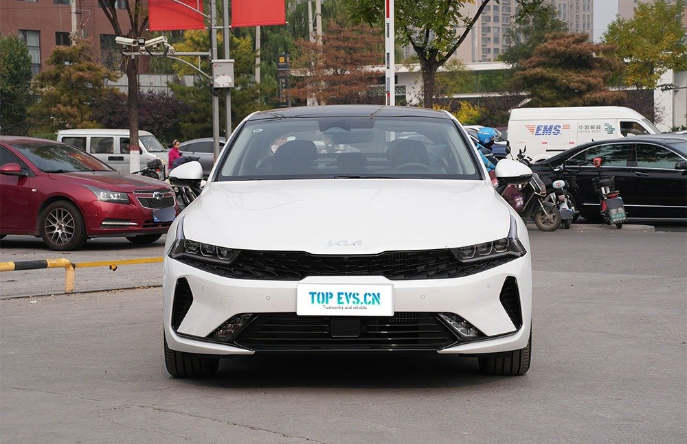 imgi_3_1_3(18) 2026 Kia K5– China Export Vehicle | Chinese Electric Sedan Canada - Image 1