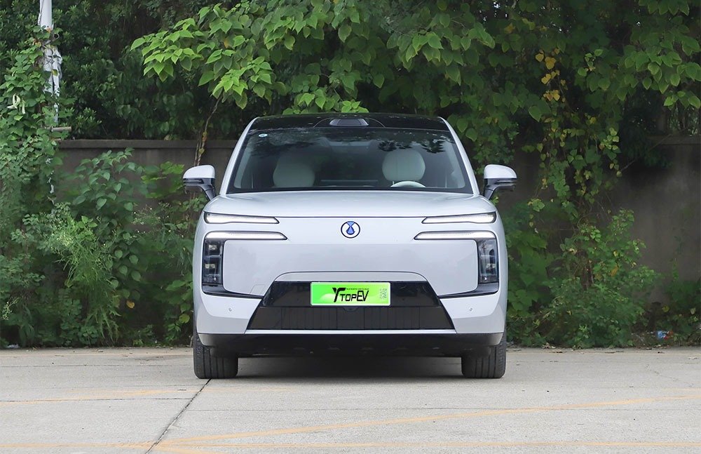 imgi_3_1_3(24) 2026 Denza N8L– China Export Vehicle | Chinese Hybrid for Sale Canada - Image 1